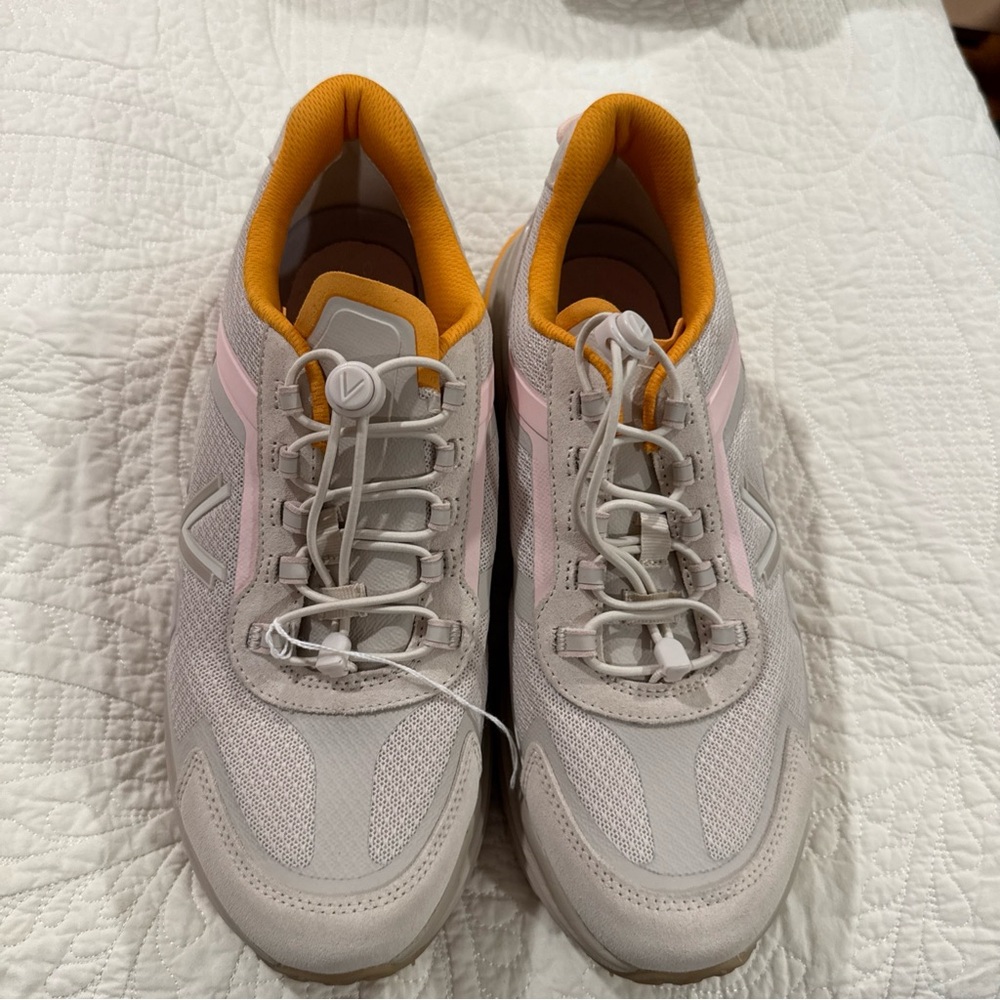 Vionic MAX Sierra Cream 10.5 Vionic Walk Max Sneaker Cushioning Lightweight NWOB